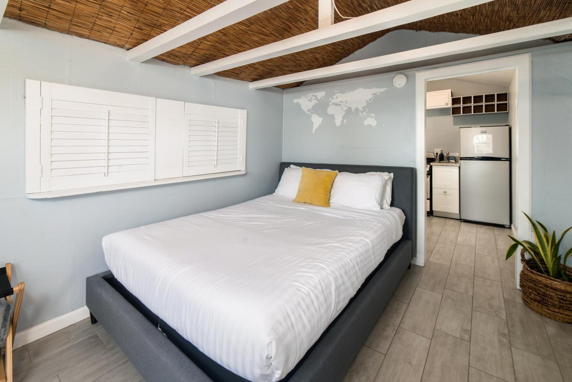 Pacific Bungalow In Oceanside With Backyard & Tiny House מראה חיצוני תמונה