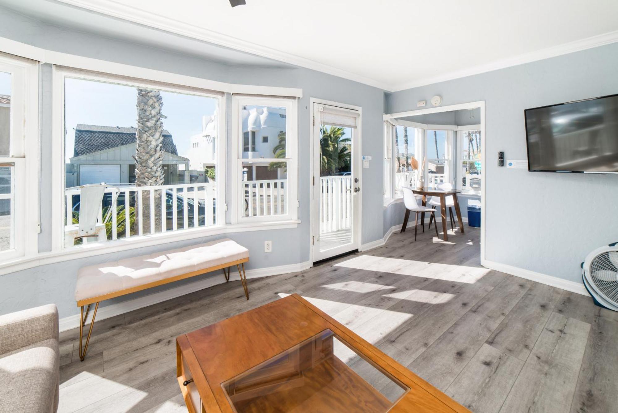 Pacific Bungalow In Oceanside With Backyard & Tiny House מראה חיצוני תמונה