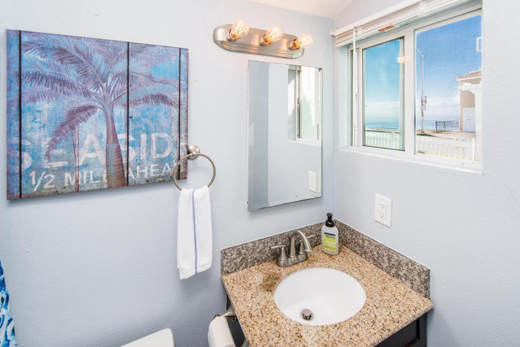Pacific Bungalow In Oceanside With Backyard & Tiny House מראה חיצוני תמונה