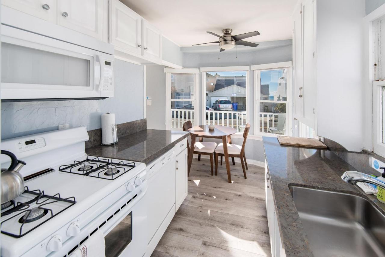 Pacific Bungalow In Oceanside With Backyard & Tiny House מראה חיצוני תמונה